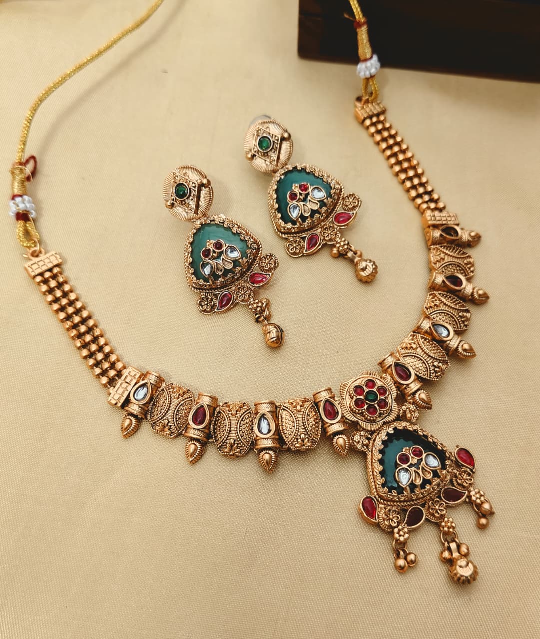 Beautiful Premium Quality Gold Plated Heritage Matt Chokker With Beautiful Earrings….